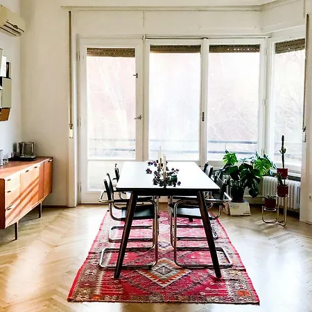 Bauhaus Icon: Spacious Fitness Flat In Central Buda Budapest