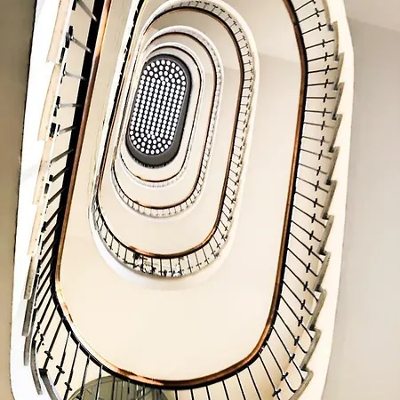 Spacious Bauhaus Icon Flat With Fitness In Central Buda, Close To The River And Margaret Island Apartamento *